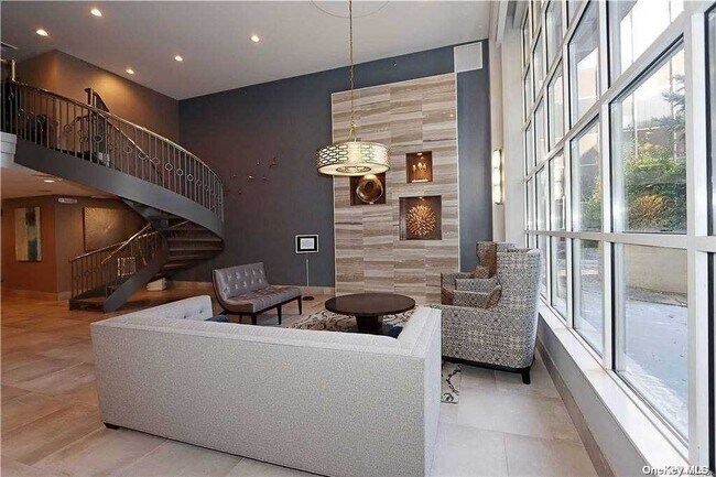 Foto del edificio - 100 Cutter Mill Rd
