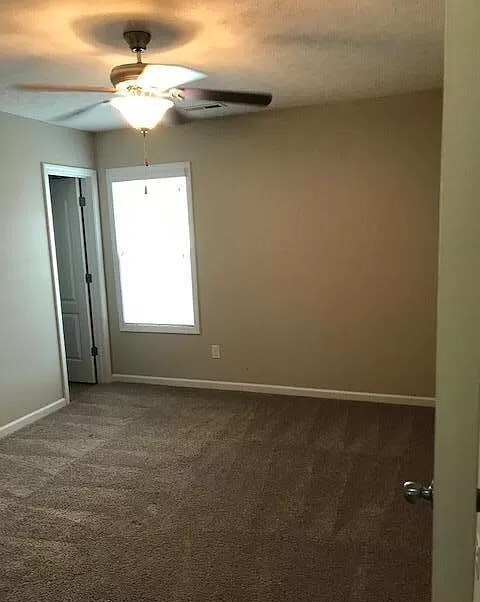 Foto del edificio - 220 Grove Ln