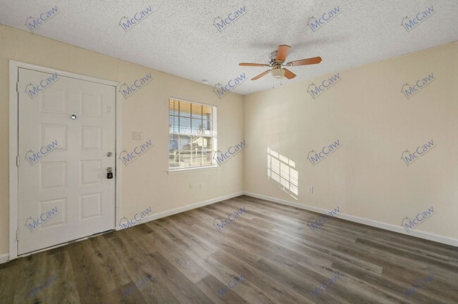 Building Photo - 15122 Marsha Dr