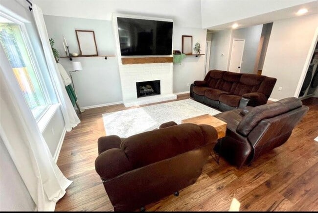 Foto del edificio - 1811 Tickner St