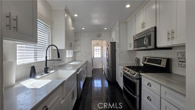 Foto del edificio - 6637 Capps Ave