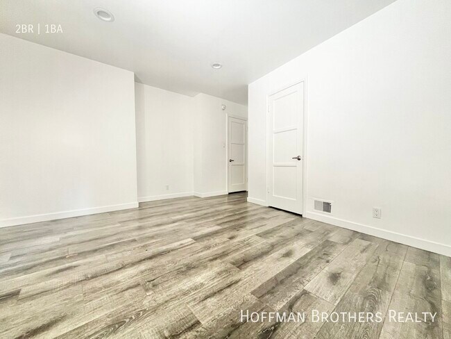 Foto del edificio - 1835 S Beverly Glen Blvd