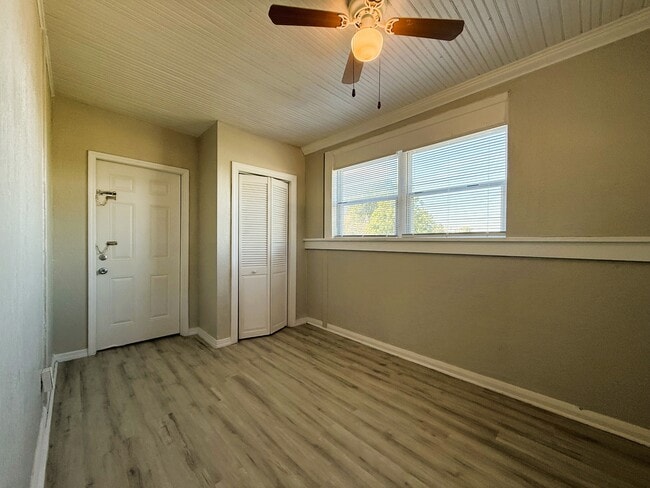 Building Photo - 408 N 7th St