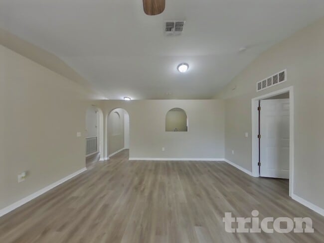 Building Photo - 339 Squires Grove Dr