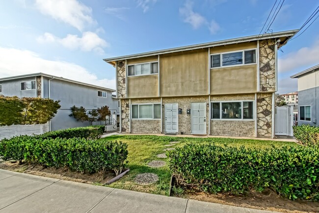 Building Photo - 2016 Nelson Ave