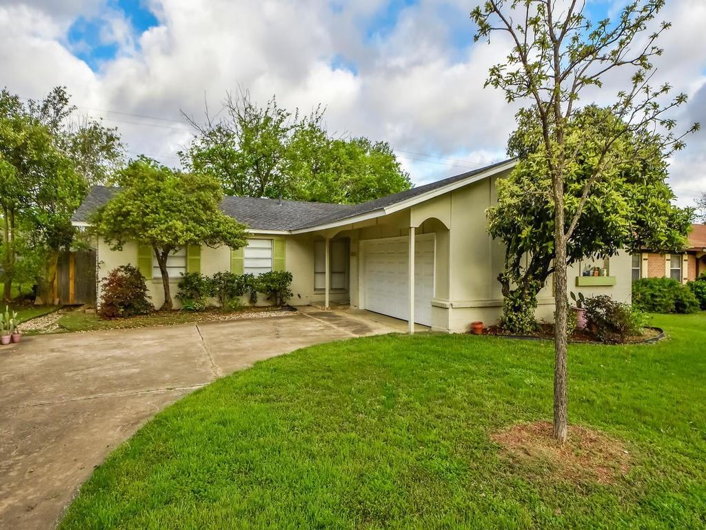 Primary Photo - 8208 Stillwood Ln