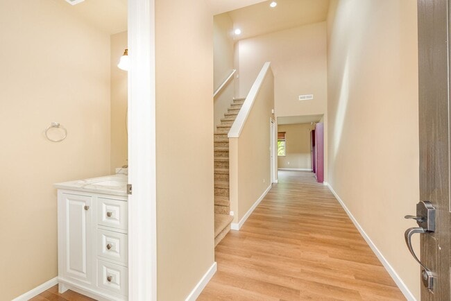 Foto del edificio - 3 Bed 2.5 bath Home available in desirable...