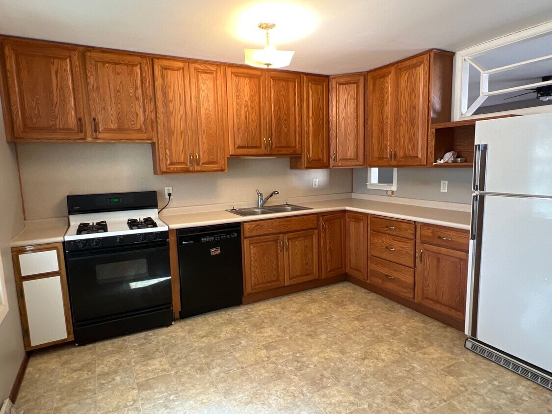 Primary Photo - Treynor 2 Bedroom House