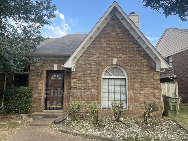 Building Photo - 1603 Oaken Bucket Dr