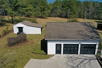 Building Photo - 813 Sandy Creek Rd