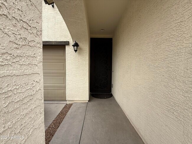 Building Photo - 12038 W Briles Rd