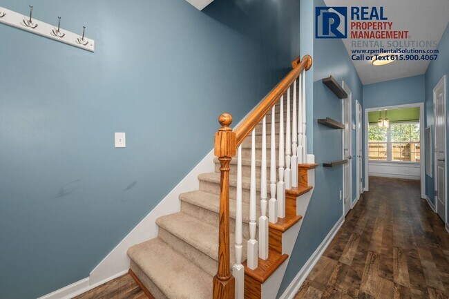 Foto del edificio - Beautiful 2BR/2.5 BA M'boro townhome close to I-24! Washer and Dryer Included!