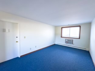 Building Photo - 4 Van Zant St