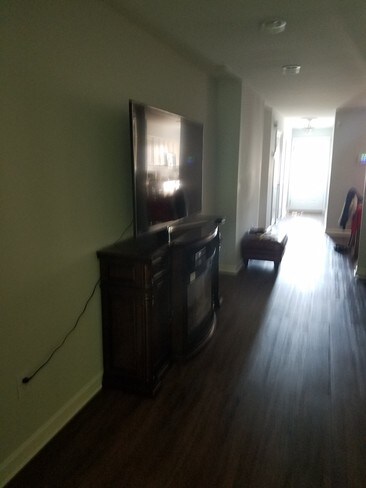 Foto del edificio - 9270 Cherry Ln