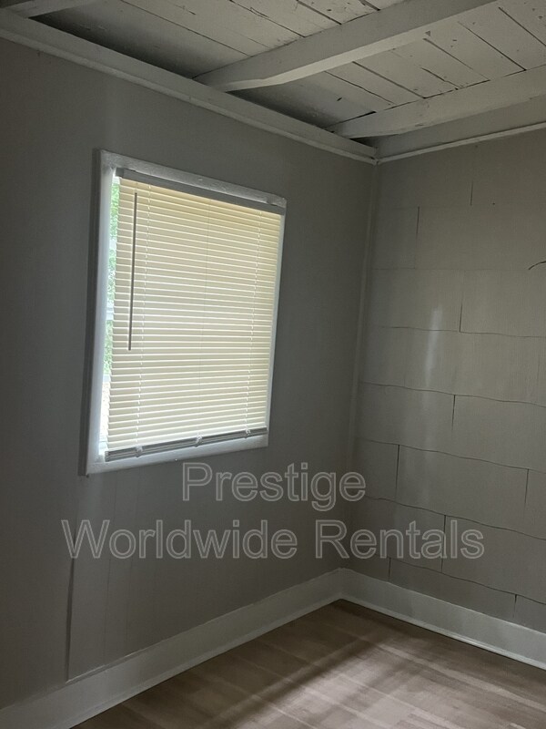 Foto del edificio - 5223 Thomason Ave