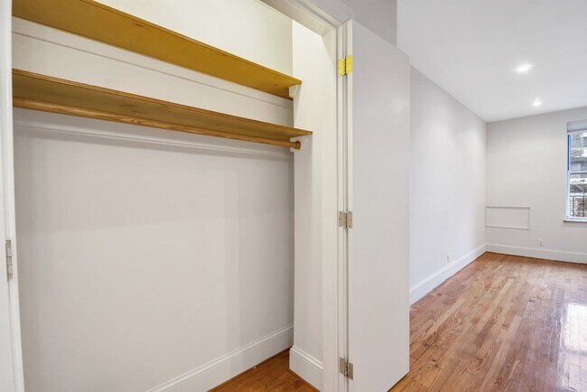 Foto del edificio - 124 E 27th St