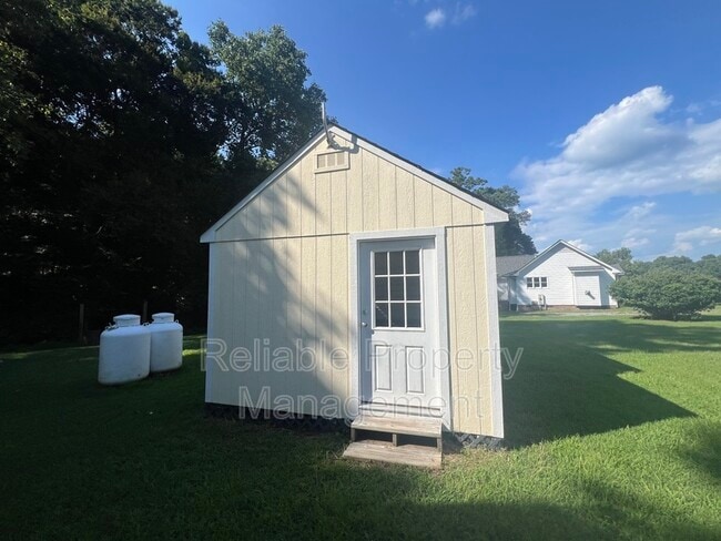 Building Photo - 5110 Raleigh Rd