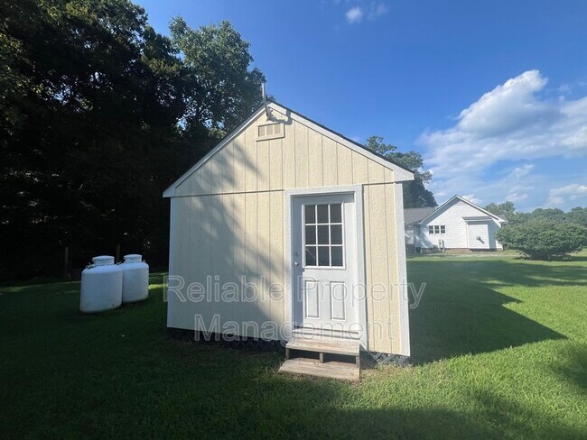 Foto del edificio - 5110 Raleigh Rd