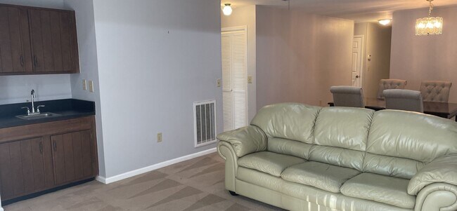 Foto del edificio - 3 bedroom/2 bath unfurnished condo water a...