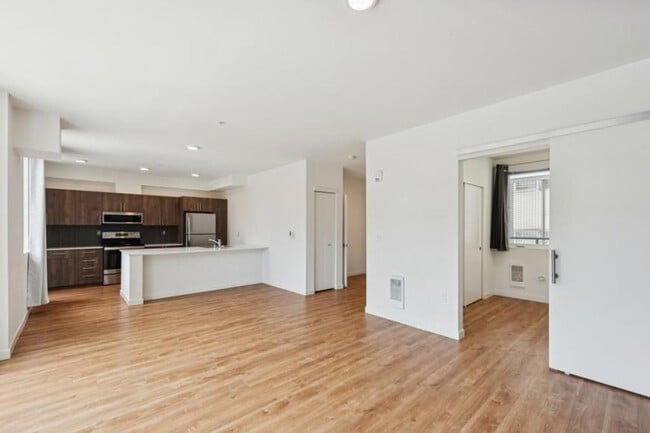 Building Photo - 1 bedroom in Seattle WA 98102