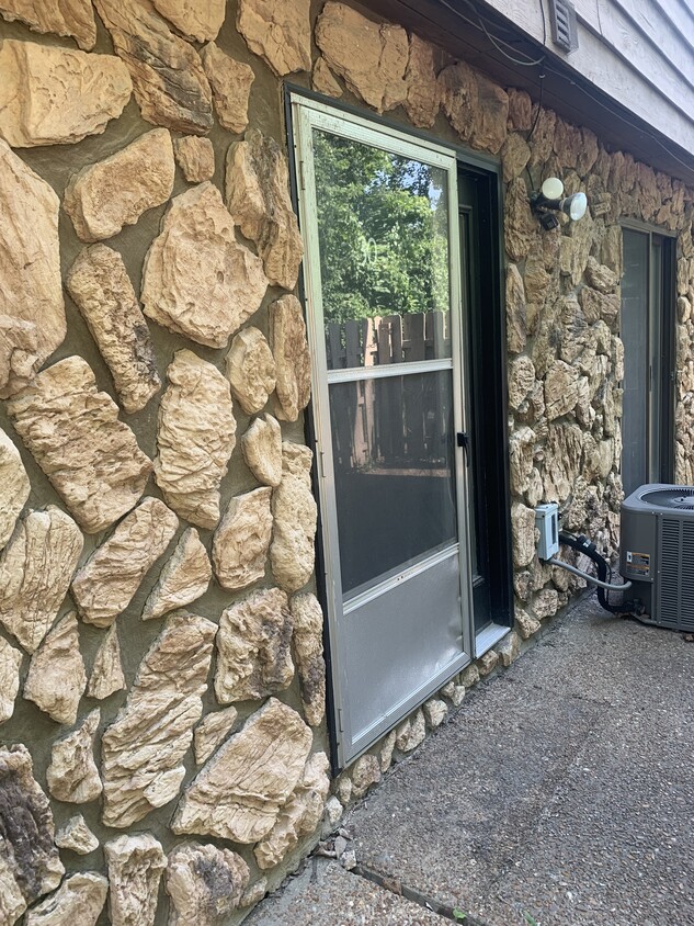 Main Entrance - 5 Tanglewood Dr