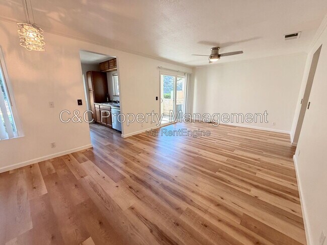 Foto del edificio - 230 Diamond Way