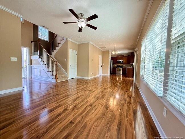 Foto del edificio - 422 Jamestown Ave