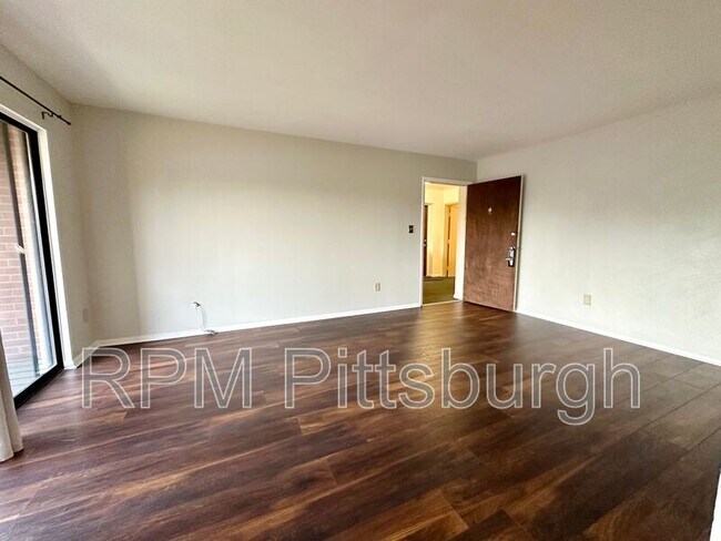 Building Photo - 900 College Park Dr