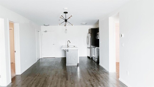 Building Photo - 25 Bridgeland Dr N