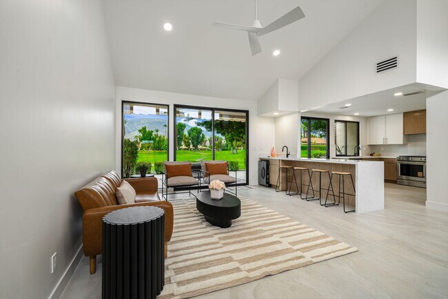 Building Photo - 179 Gran Via