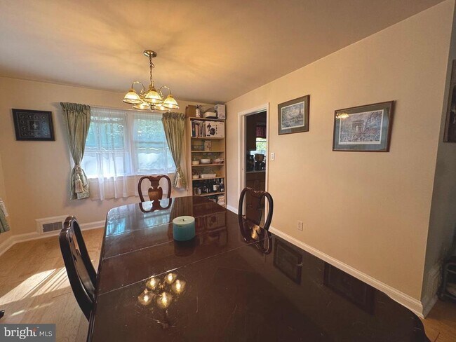 Foto del edificio - 3300 N Harrison St
