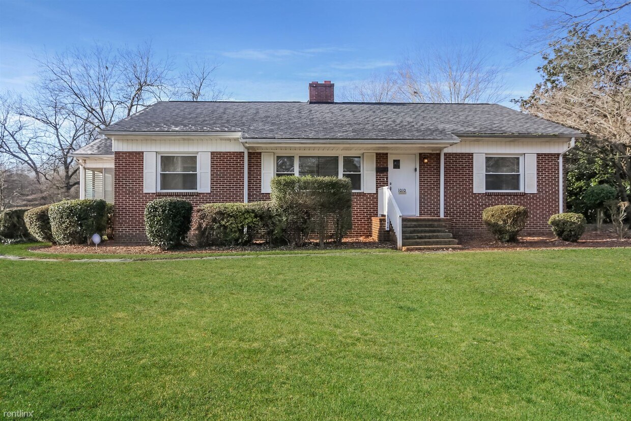 Primary Photo - 3 br, 2 bath House - 1010 Franklin St E