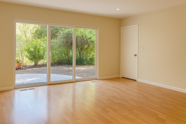 Building Photo - 3325 Glendora Dr