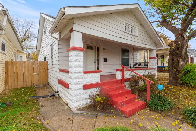Building Photo - 1716 W Hill St