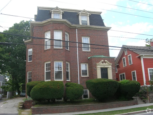 Building Photo - 226 Gano St