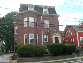 Building Photo - 226 Gano St
