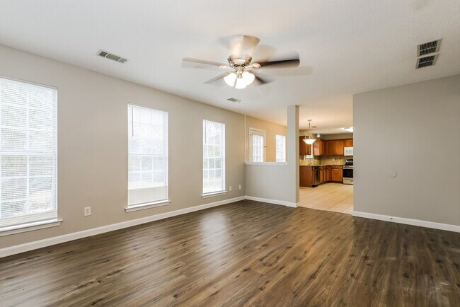 Foto del edificio - 5501 Vanity Joys Ln