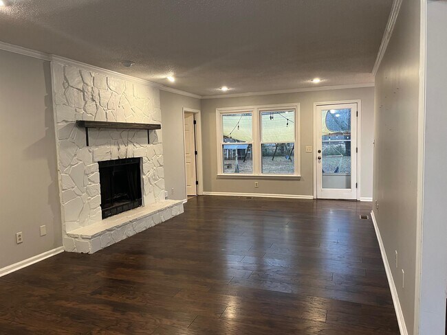 Building Photo - 120 Harwell Ln