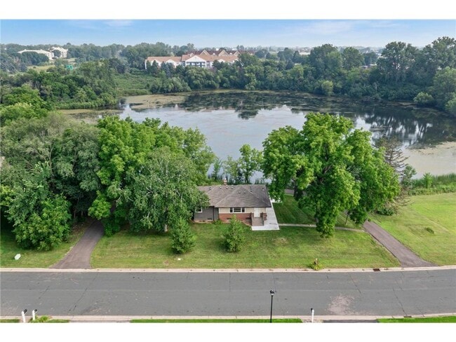 Foto del edificio - 1435 Englert Rd