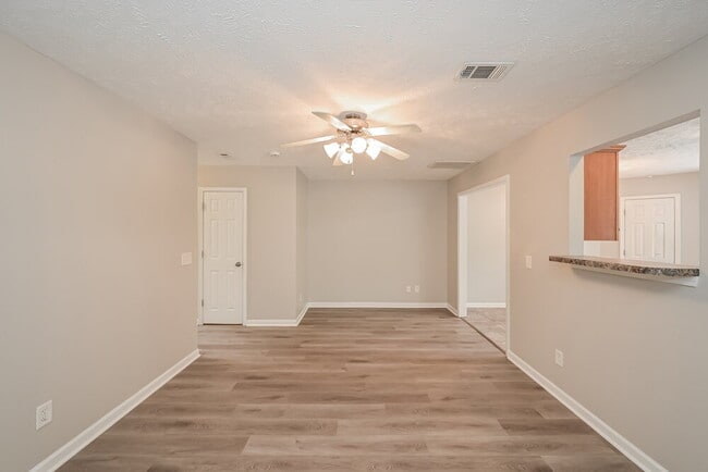 Building Photo - 104 David Bolin Dr
