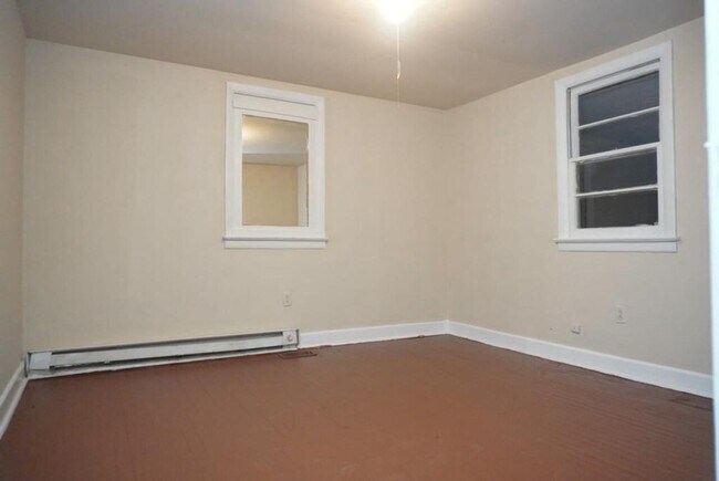 Building Photo - Chestnut Way