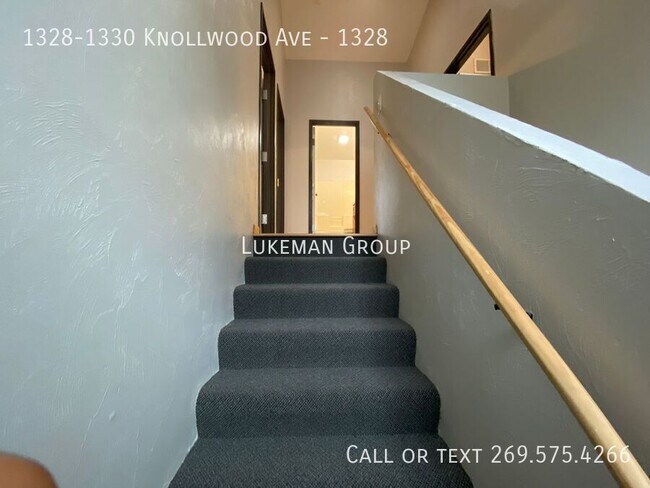 Foto del edificio - 1328-1330 Knollwood Ave-1328