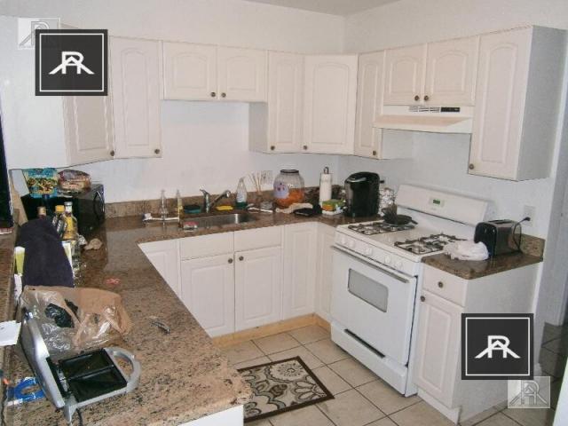 Foto del edificio - 4 bedroom in Brookline MA 02446