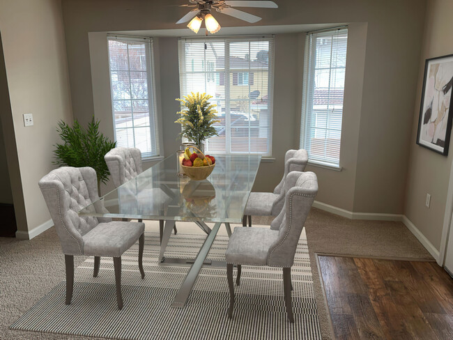 Dining Area - Arbor Ridge