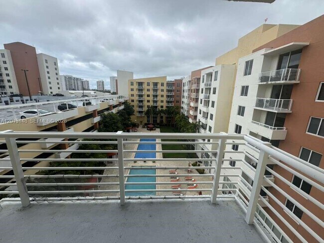 Foto del edificio - 2775 NE 187th St