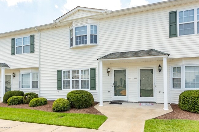 Building Photo - 1216 Cross Creek Circle X3