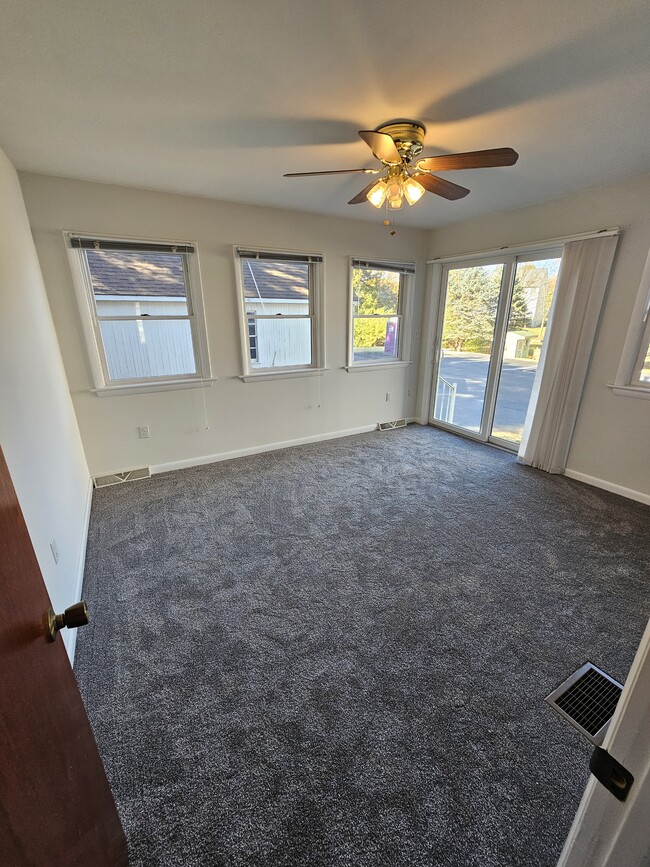 Foto del edificio - 233 E Fulton St