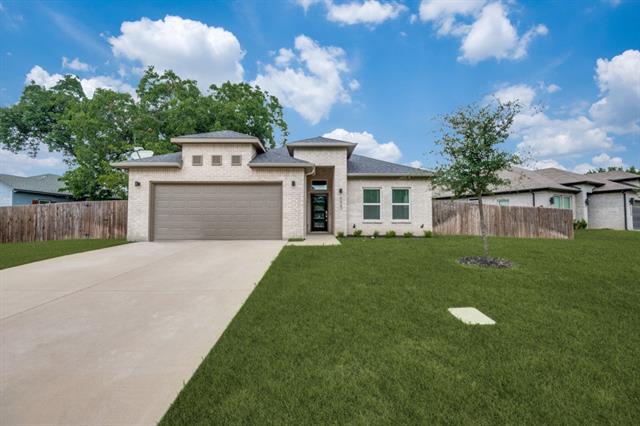 Foto principal - 5567 Butternut St