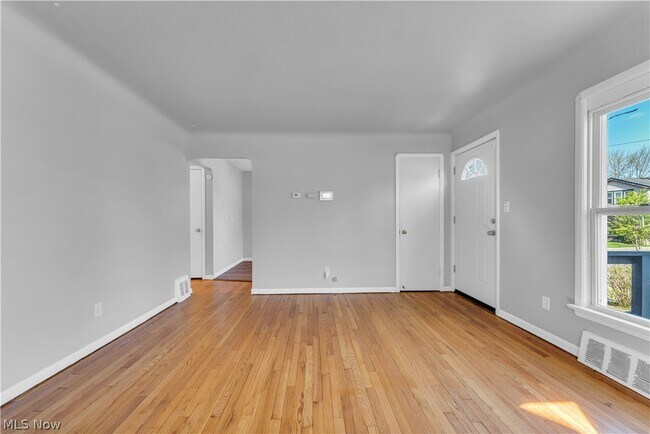Building Photo - 12705 Kadel Ave