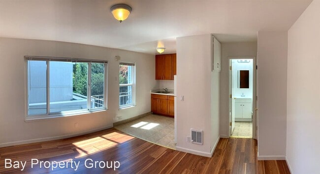 Building Photo - 257 14th Ave